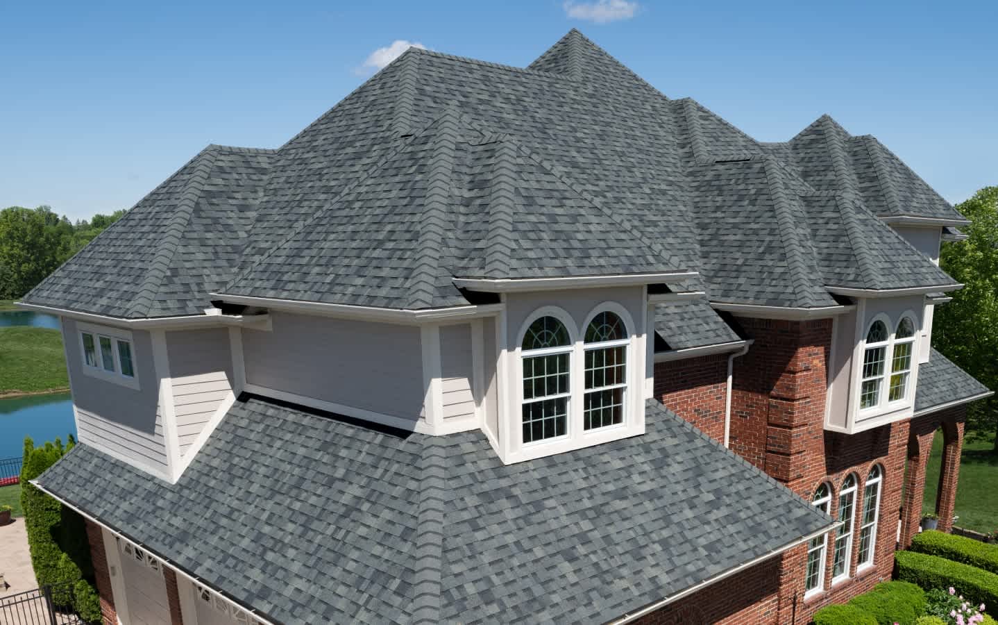 Owens Corning product photo of a shingle roof